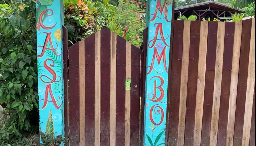 Casa Mambo Bed & Breakfast Cahuita Exterior foto