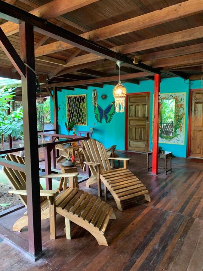 Casa Mambo Bed & Breakfast Cahuita Exterior foto